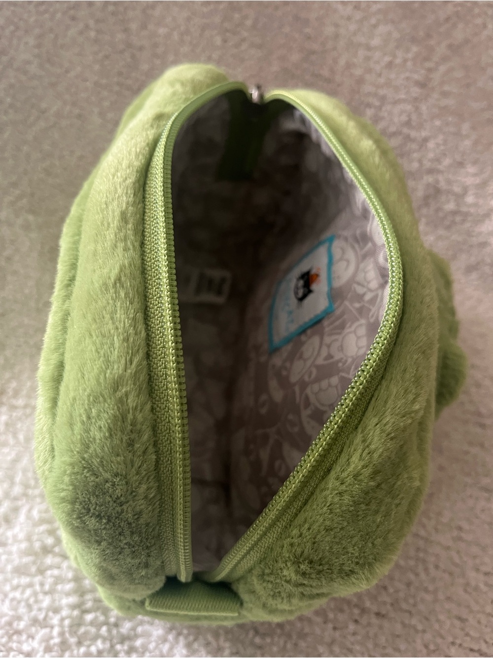 Jellycat Ricky Rain Frog Pouch - Picture 3 of 10